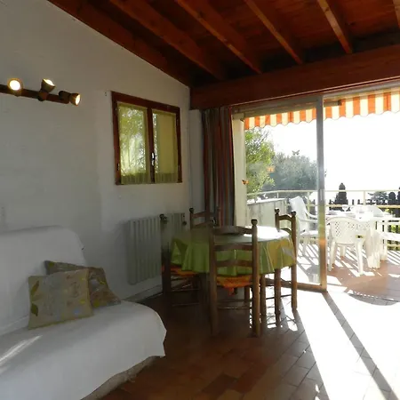 Le Lavandou, 2 Pieces, 4 Personnes - Fr-1-251-697 *