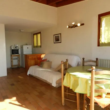 Le Lavandou, 2 Pieces, 4 Personnes - Fr-1-251-697 * Le Lavandou