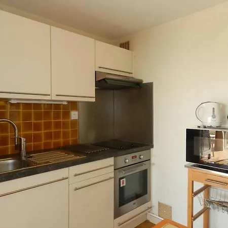 Apartment Le Lavandou, 2 Pieces, 4 Personnes - Fr-1-251-697 Le Lavandou