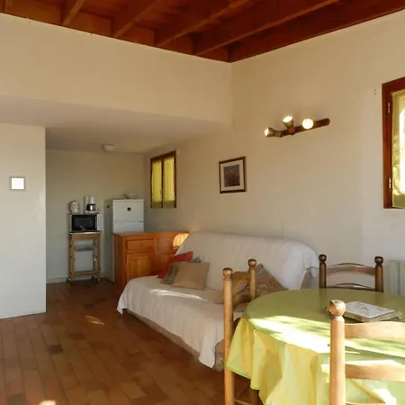 Apartment Le Lavandou, 2 Pieces, 4 Personnes - Fr-1-251-697 Le Lavandou