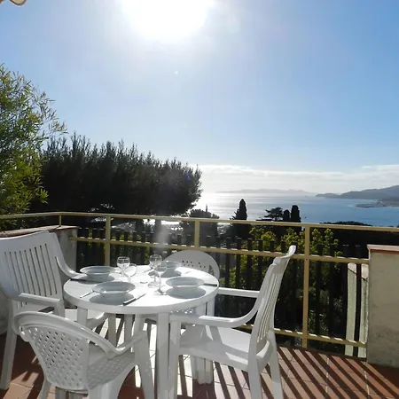 Apartment Le Lavandou, 2 Pieces, 4 Personnes - Fr-1-251-697 Le Lavandou